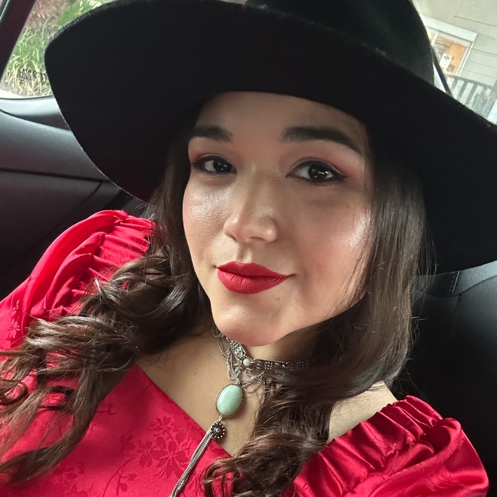 Meet your Posher, Abril